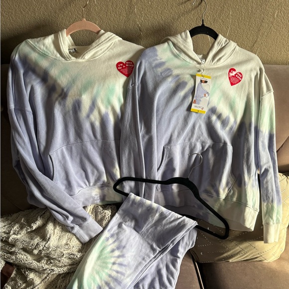 Wildfox hooded sweatshirt - Picture 3 of 3